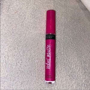 VICTORIA SECRET LIPSTICK